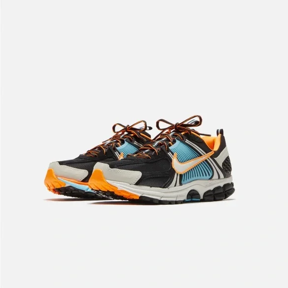 NIKE MEN’S AIR ZOOM VOMERO 5 'BLUE GAZE TOTAL ORANGE' - Picture 2 of 15